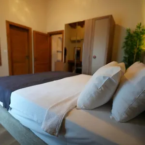Lal Azure Otel